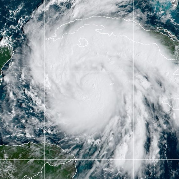 Hurricane-Ian-image-for-Maple-Leaf